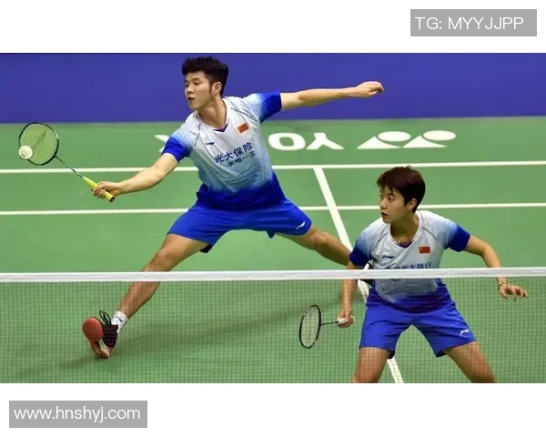 羽毛球新手必看：轻松掌握团队协作技巧与实用策略